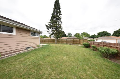 7446 Burdick Ave, Milwaukee WI 53219-3602 exterior