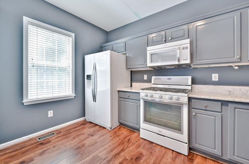 5150 Manerdale Dr, Atlanta GA exterior