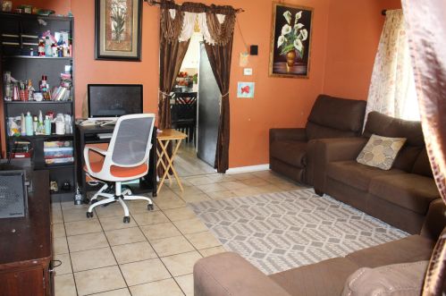 2401 9 Pl, Milwaukee WI 53215-3214 exterior