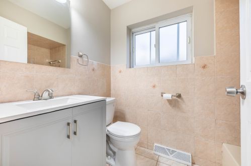 5338 Francisco Ave, Chicago IL 60645-4306 exterior