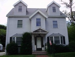 34 River St, Newton, MA 02465-1854