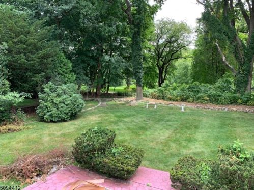 21 Munsee Dr, Cranford NJ  07016-3413 exterior