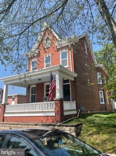 379 York St, Pottstown PA  19464-5261 exterior