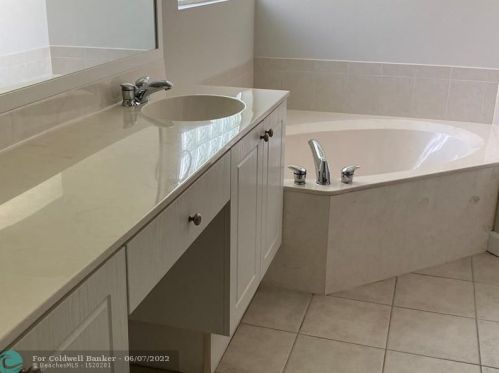 2341 Gillette Ave, Fort Pierce FL  34952-7433 exterior