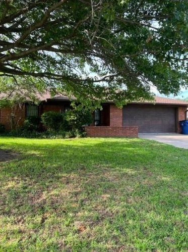 2703 Stafford Dr, Denison TX  75020-5628 exterior