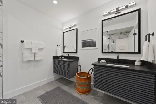 2706 Valley Dr, Alexandria VA  22302-2845 exterior