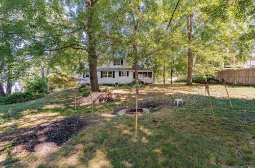 30 Fairview Ave, Enfield CT 06082-4344 exterior