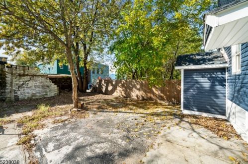 19 Montrose Ter, Irvington NJ  07111-3821 exterior