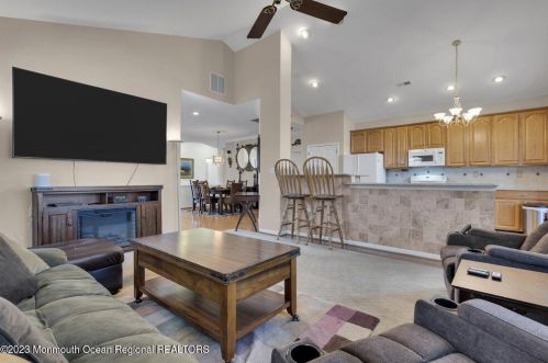 5 Barcelona Ct, Lakehurst NJ  08759-6060 exterior