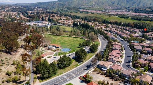 2940 Nau Ave, Tustin CA 92782-3377 exterior