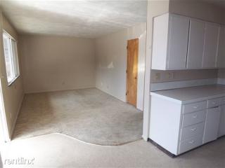 1939 Agate Aly, Eugene OR  97403-1346 exterior