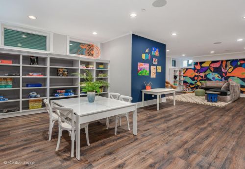 3720 Greenview Ave, Chicago IL 60613-3610 exterior