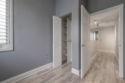 406 Oregon Ave, Tampa FL 33607-2803 exterior