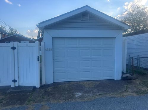 4939 Robert Ave, Saint Louis MO 63109-3861 exterior