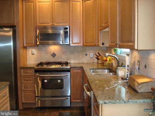 160 Levering St, Philadelphia PA  19127-1412 exterior