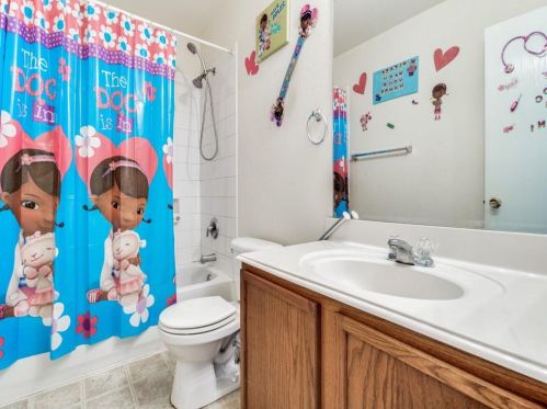 6807 Clark Vista Dr, Dallas TX  75236-5811 exterior