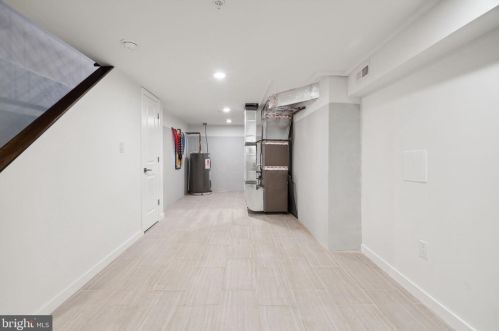 630 Catharine St, Philadelphia PA  19147-2937 exterior