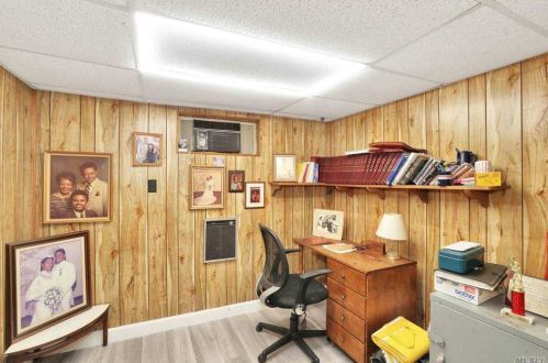 42 Cross Bow Ln, Commack NY 11725-1204 exterior