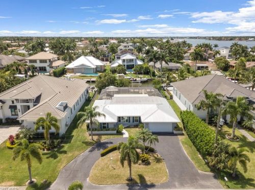 1410 Curlew Ave, Naples FL 34102-3405 exterior