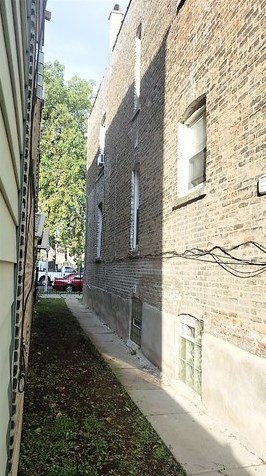 2115 Harding Ave, Chicago IL 60623-2457 exterior