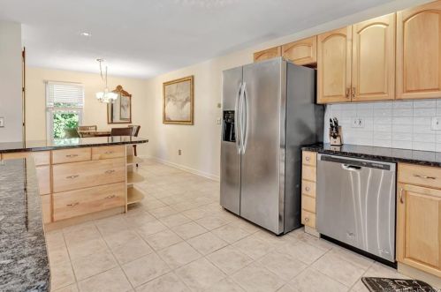 143 St, Seymour CT 06483-2910 exterior