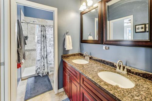 4135 Melvina Ave, Chicago IL 60638-3512 exterior