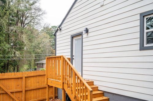 1430 Centra Villa Dr, Atlanta GA  30311-3426 exterior