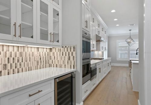 3302 Lawn Ave, Tampa FL  33611-1931 exterior