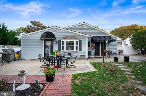 236 Memorial Ave, Tavistock NJ 08033-2952 exterior