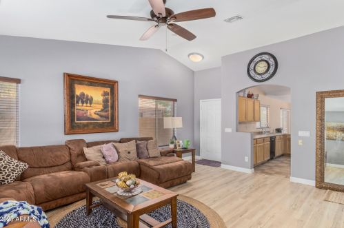 3816 74 Dr, Phoenix AZ 85033-2556 exterior