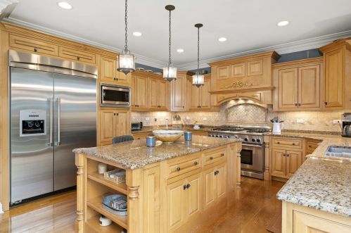 482 Prospect Ave, Elmhurst IL 60126-4325 exterior