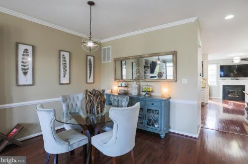 907 Indigo Bunting Ln, Glen Burnie MD 21060-8325 exterior