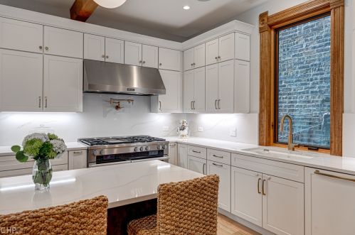 2143 Thomas St, Chicago IL 60651-3248 exterior