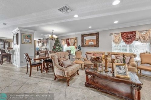 2018 Providence Pl, Fort Pierce FL  34953-4385 exterior