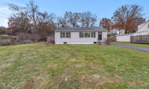 114 Woodlawn Ave, Bridgewater NJ 08807-2031 exterior