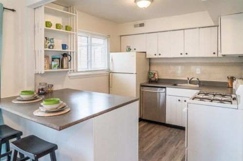 314 College Park Dr, Moon Twp PA  15108-2312 exterior