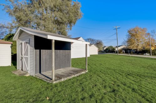 3050 Brg St, Milwaukee WI 53221-4748 exterior