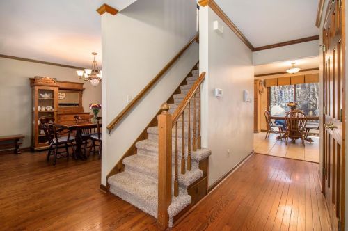 55005 Bittersweet Rd, Mishawaka, IN 46545-5215