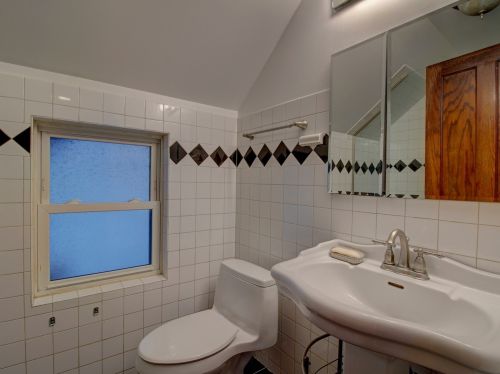 3050 Oakley Ave, Chicago IL 60636-3633 exterior