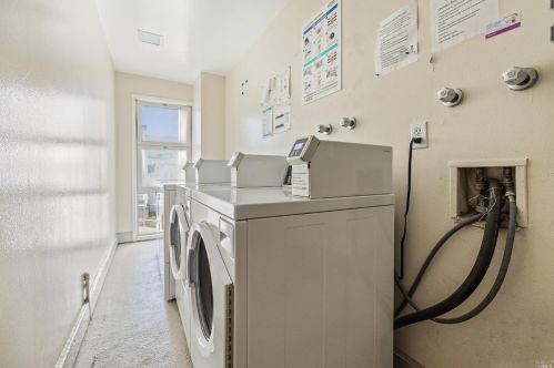 2108 Shelter Bay Ave, Mill Valley CA 94941-3023 exterior