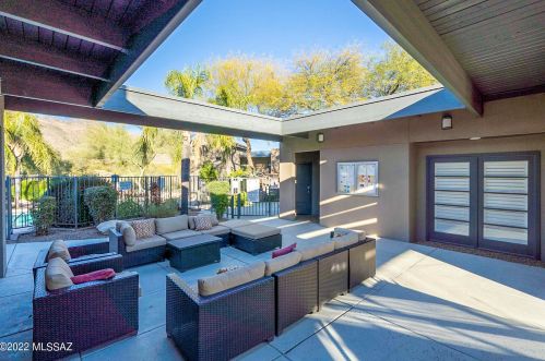 5800 Kolb Rd, Tucson AZ 14276-0908 exterior