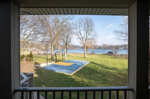 1827 Wealthy St, Grand Rapids MI 49506-2920 exterior