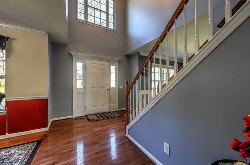 31 Lookout Hl Rd, Milford CT 06461-1878 exterior