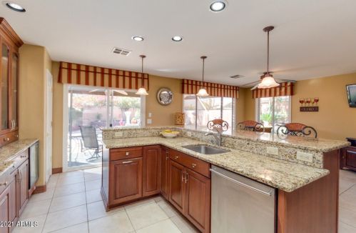 5191 Glenview Pl, Chandler AZ 85226-8607 exterior