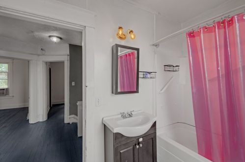 7706 Cannon St, Pittsburgh PA  15218-2109 exterior