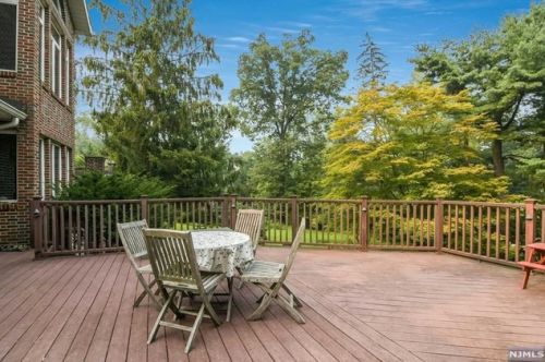 176 Chestnut St, Demarest NJ 07627-1035 exterior