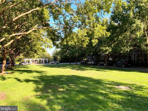 713 Carpenter Rd, Alexandria VA  22314-6227 exterior