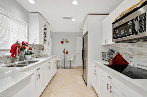 4224 19 Pl, Naples FL 34116-6402 exterior