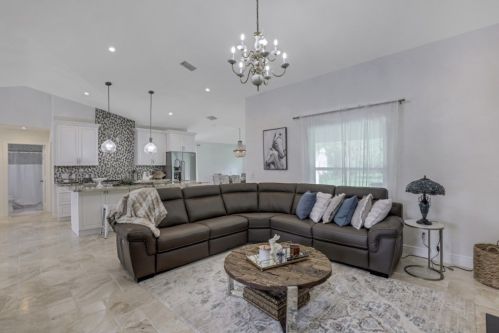 480 15th St, Naples FL 34117-4403 exterior