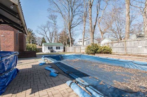 31 Leyden St, Huntington Station NY 11746-1825 exterior